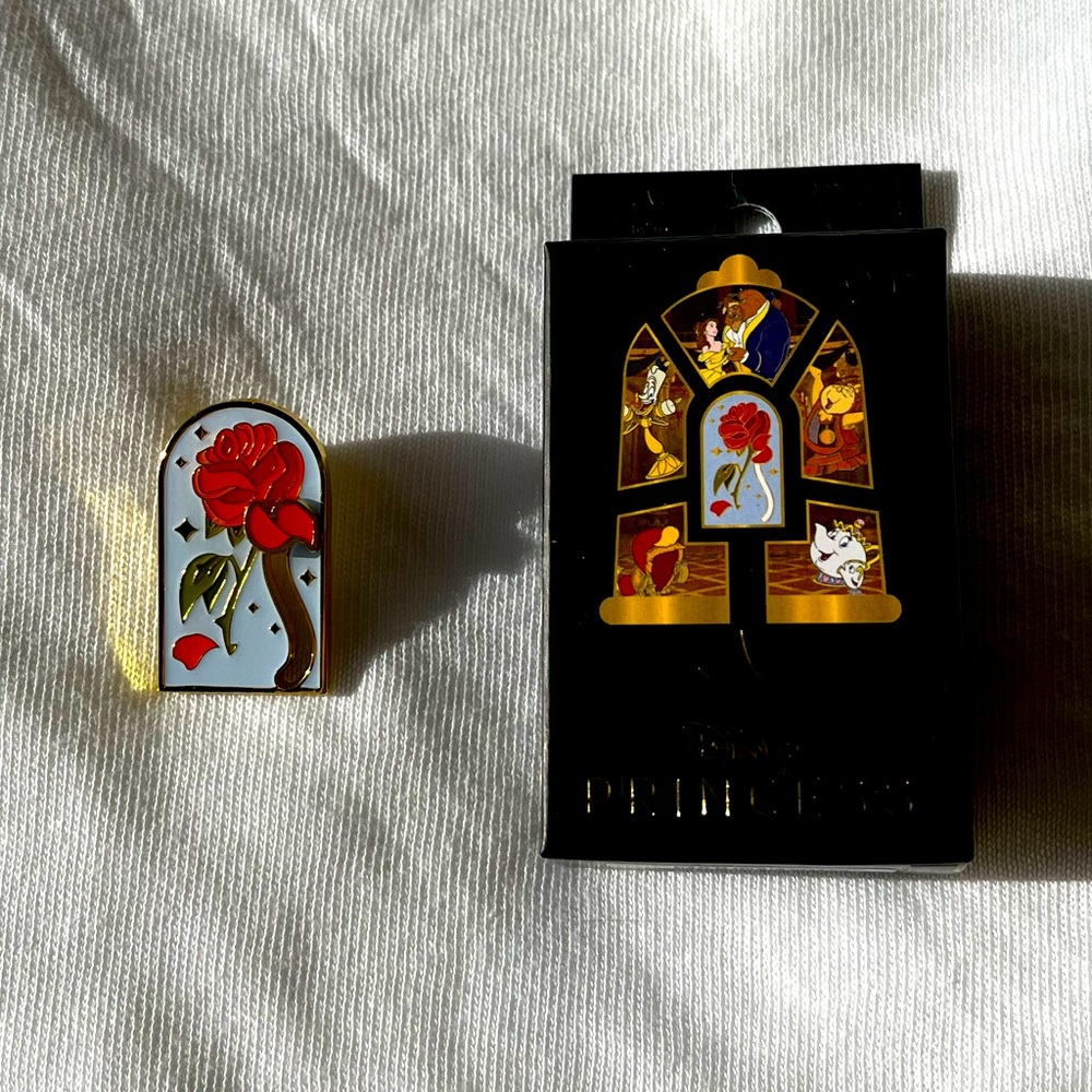 Loungefly Disney Beauty and The Beast Lenticular Portraits Blind Box Pin Rose